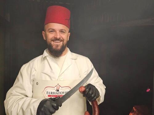 Besplatni ćevapi, piće i slatko uoči sutrašnje utakmice u Beču