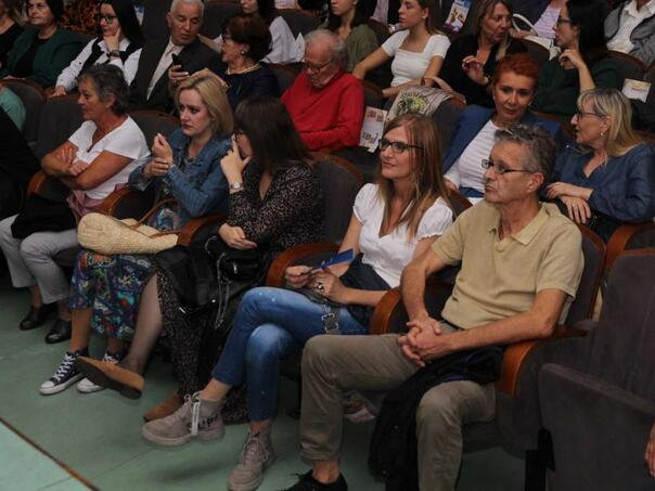 Festival glumca: Odigrana predstava 'Moj sin samo malo sporije hoda'