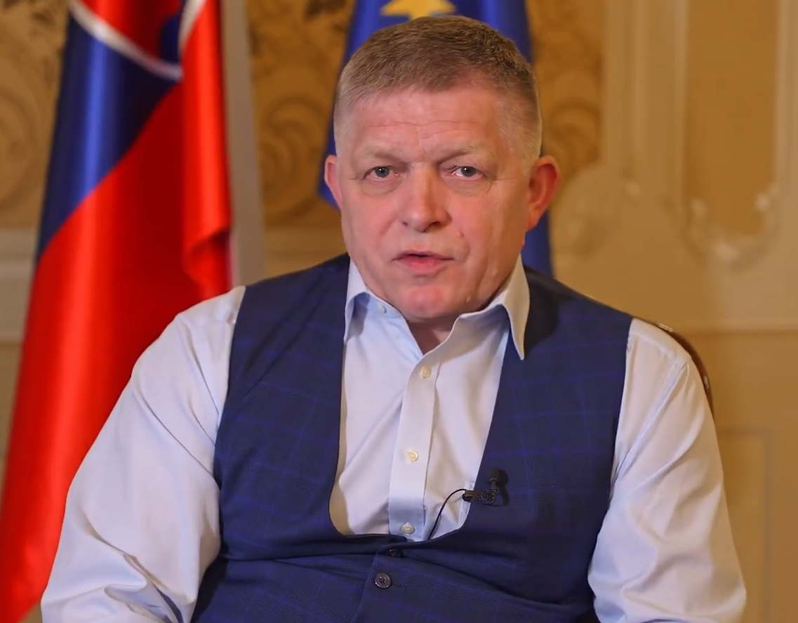 Fico: Rusi kleče samo kad vežu pertle