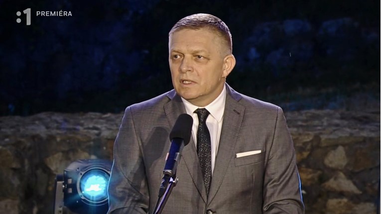 Fico se pojavio prvi put u javnosti od pokušaja atentata: 'Ne osjećam mržnju'