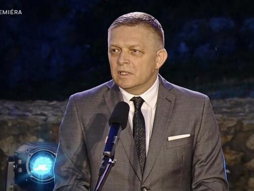 Fico se pojavio prvi put u javnosti od pokušaja atentata: 'Ne osjećam mržnju'