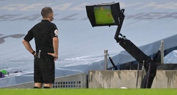 FIFA pojednostavljuje VAR i predlaže širu upotrebu