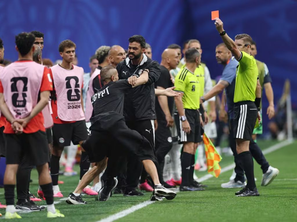 FIFA sprema kazne za igrače i trenere koji su kritiikovali suđenje