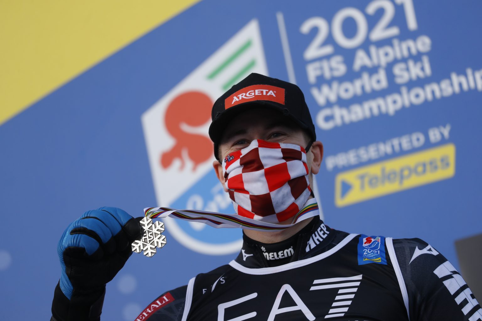 Filip Zubčić osvojio srebro u paralelnom veleslalomu na Svjetskom prvenstvu