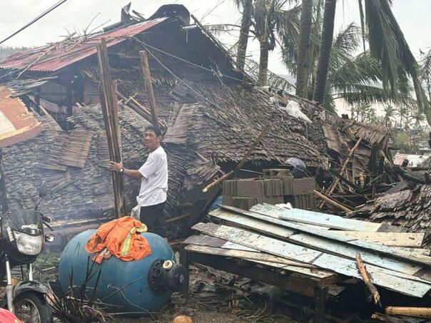 Filipini na udaru strašnog tajfuna, hiljade ljudi evakuisano