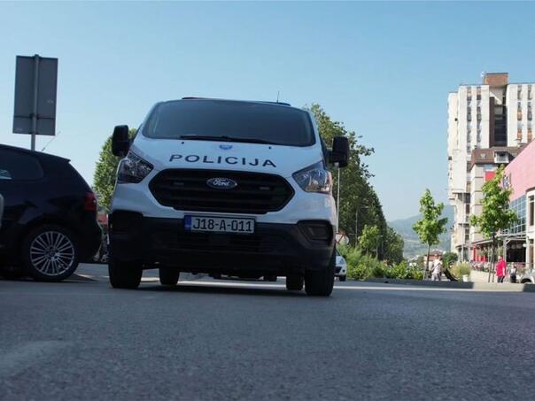 Filmska pljačka u Visokom: Napravio otvor na zidu, obio sef i ukrao novac