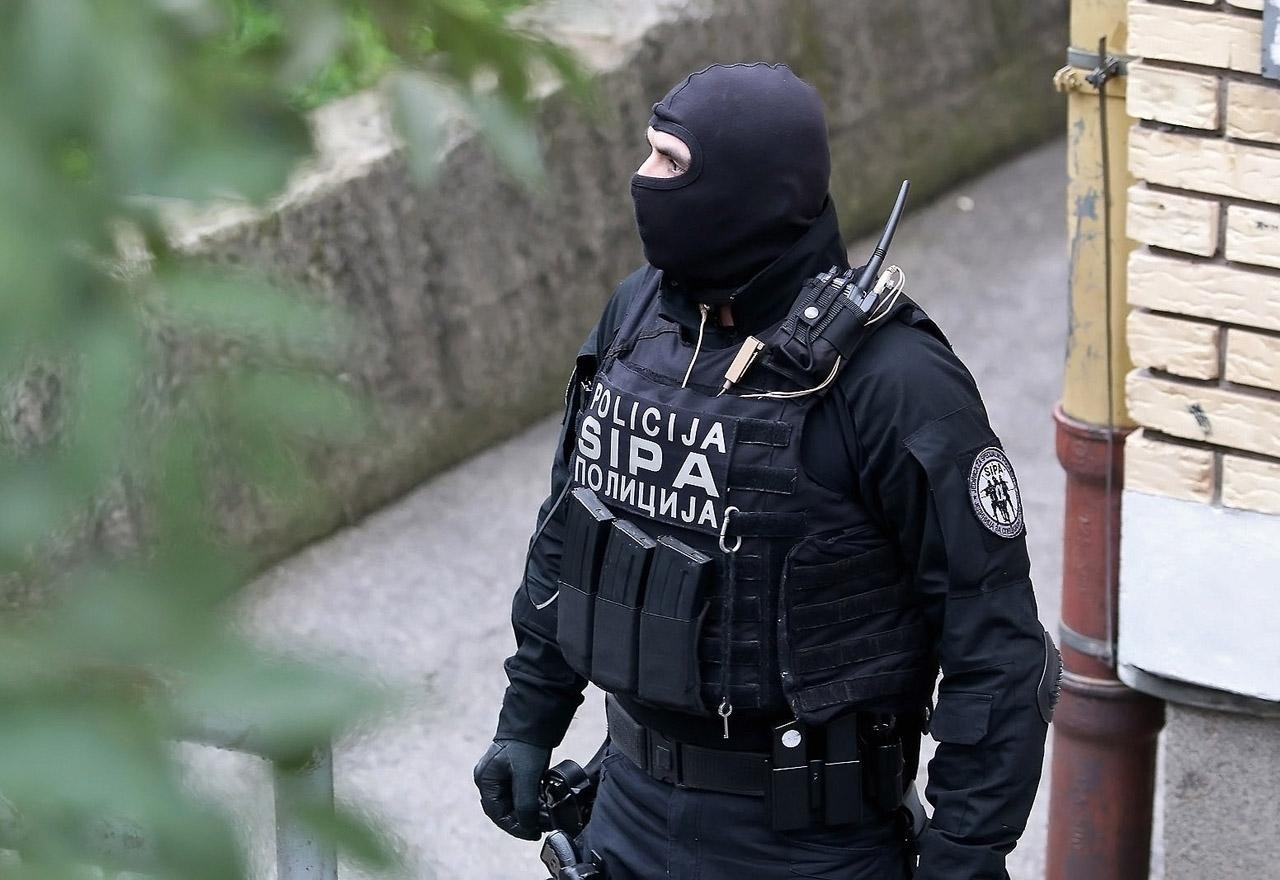 Filmske scene u Stocu: Zaplijenjena droga, povrijeđen policajac, osumnjičeni nestao