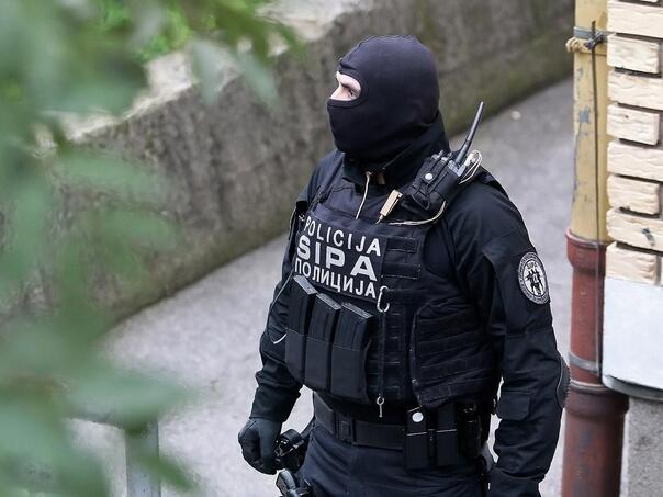 Filmske scene u Stocu: Zaplijenjena droga, povrijeđen policajac, osumnjičeni nestao