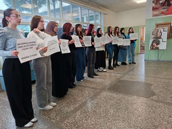 Filozofski fakultet izložbom fotografija odao počast žrtvama femicida u BiH