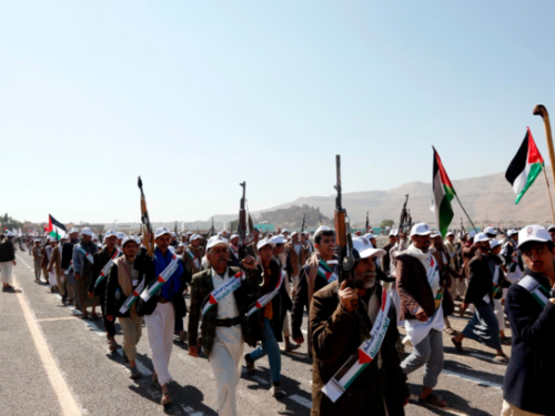 Financial Times: Eskalacija napada Huta otežava sigurnost u Crvenom moru