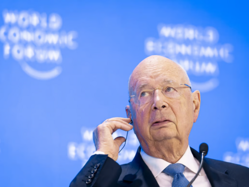 Financial Times: 'Gospodin Davos' u problemima optužen za lažiranje izvještaja