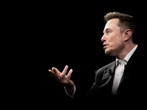 Financial Times: Musk razmatra načine za smjenu britanskog premijera