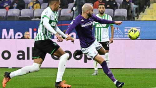 Fiorentina u nadoknadi pobijedila Sassuolo, odata počast Vialliju