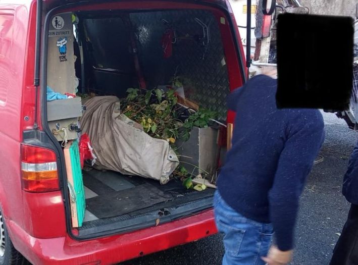 Nepropisno odložili otpad pa fizički napali uposlenike KJKP RAD