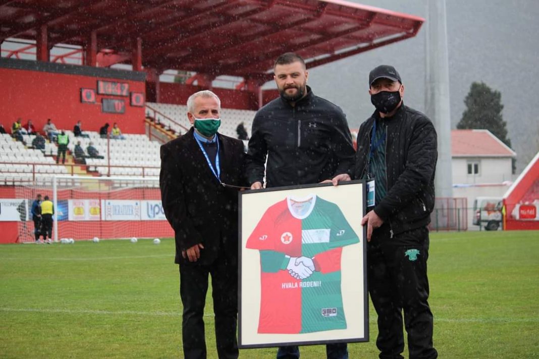 FK Klis originalnim poklonom počastio Velež