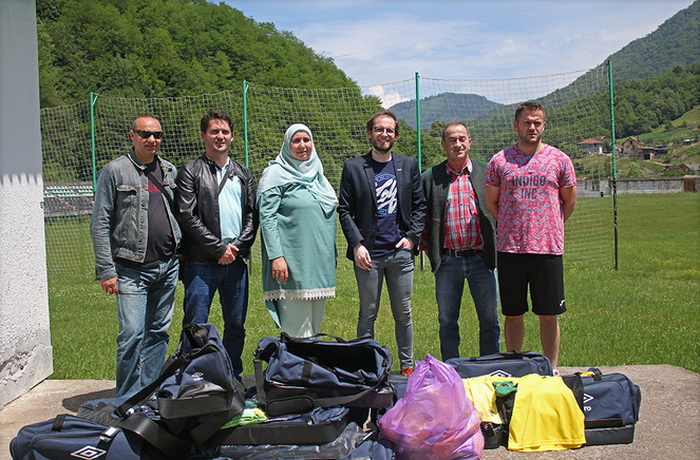FK Željezničar posjetio Srebrenicu i uručio donaciju FK Guber