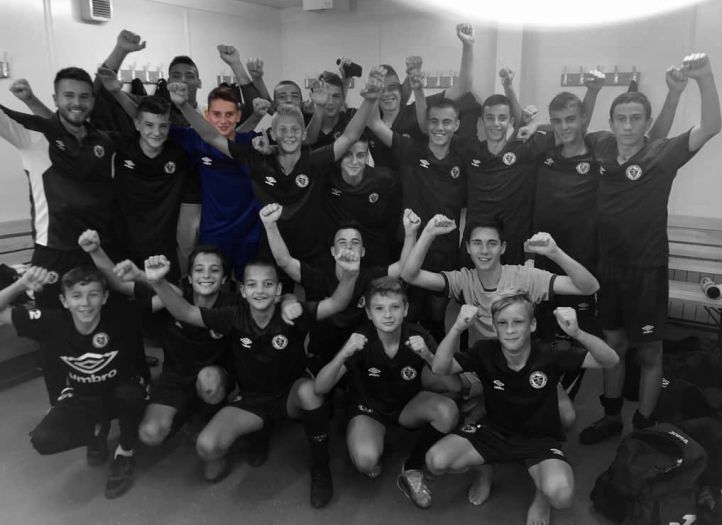 FK Željezničar se oprostio od ubijenog Farisa Pendeka koji je trenirao u ovom klubu