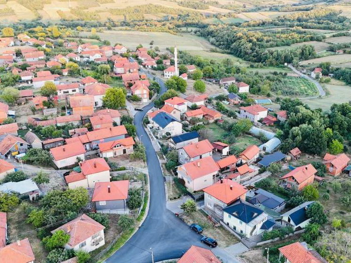 FMROI: U mandatu urađeno više od 220 kilometara asfaltnih puteva u povratničkim mjestima