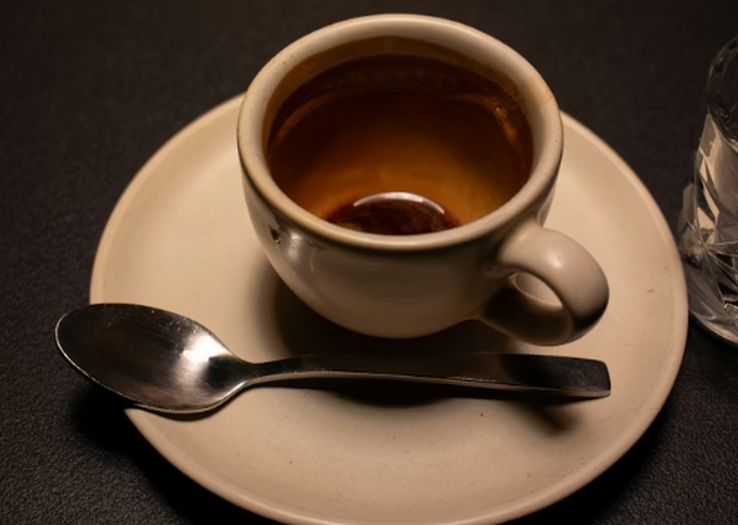 Fočak šoljom kafe gađao pravoslavnu ikonu, majka pobjegla u podrum