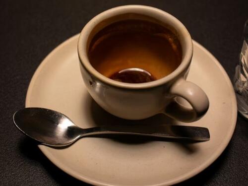 Fočak šoljom kafe gađao pravoslavnu ikonu, majka pobjegla u podrum
