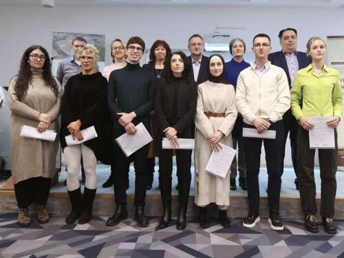 Fond 'Bošnjaci': Potpisani ugovori o stipendiranju učenika i studenata