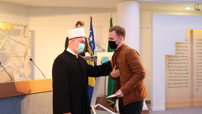 Fond "Gazi Husrev-beg" podijelio oko 248 stipendija