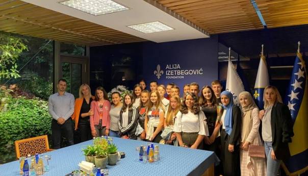 Fondacija Alija Izetbegović realizirala prvu ljetnu školu za djecu iz Srebrenice