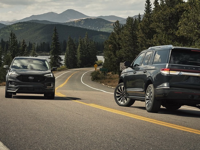 Ford opozvao više od 422.000 vozila u SAD zbog kvara brisača