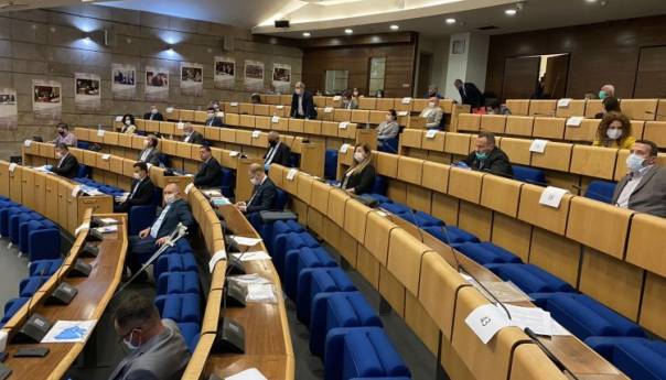 Formiran Odbor Doma naroda koji će ispitati nabavku respiratora iz Kine