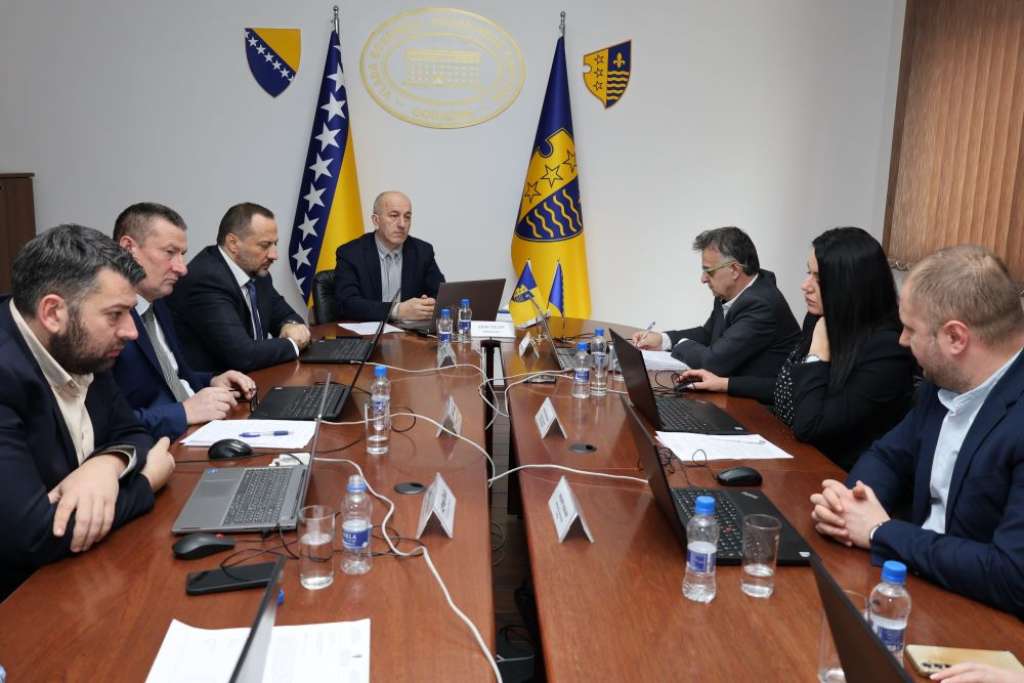 Formiran tim za pregovore sa Sindikatom srednjeg obrazovanja