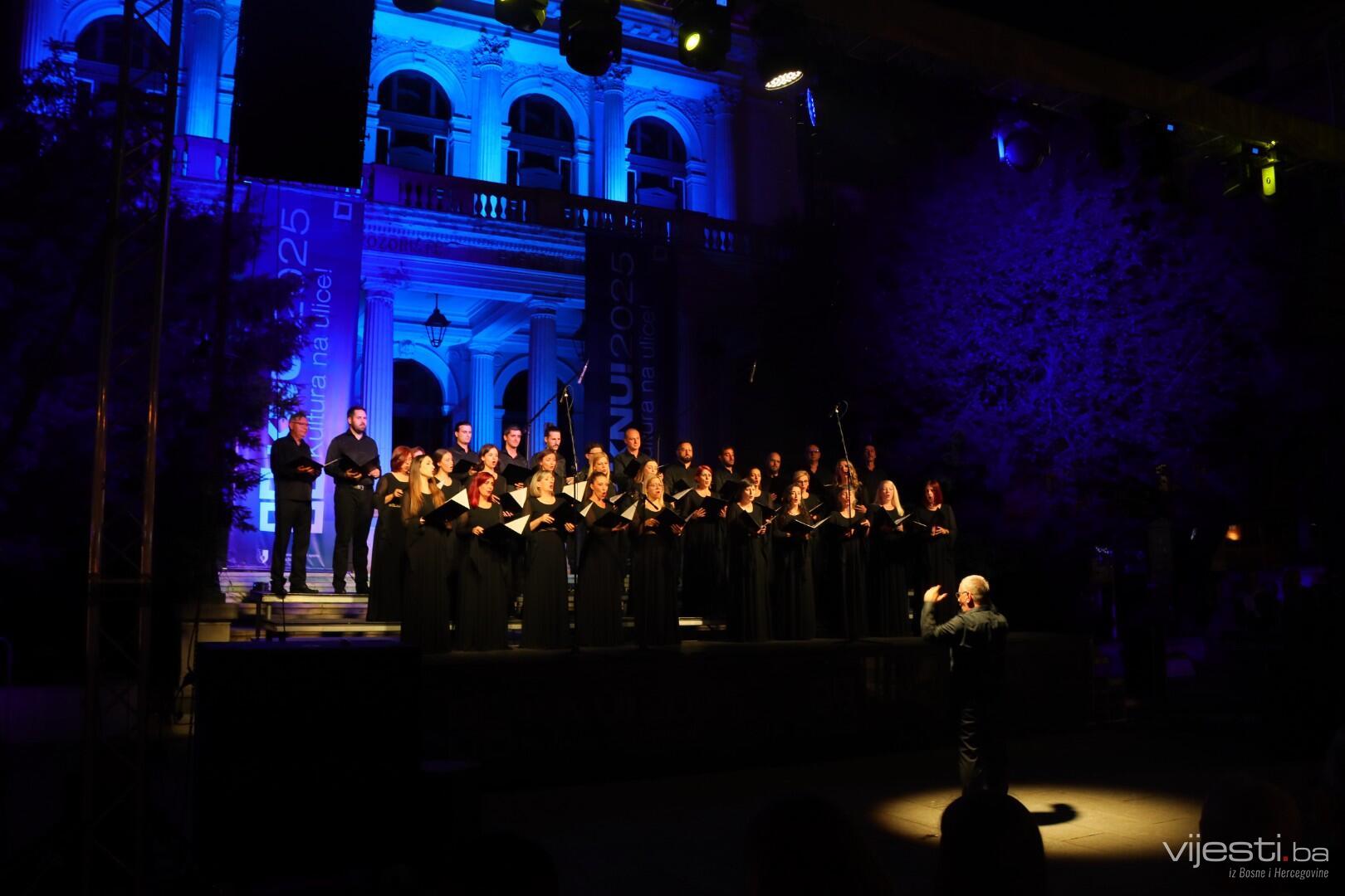 Foto: Održan koncert Kamernog mješovitog hora KUD "LOLA"