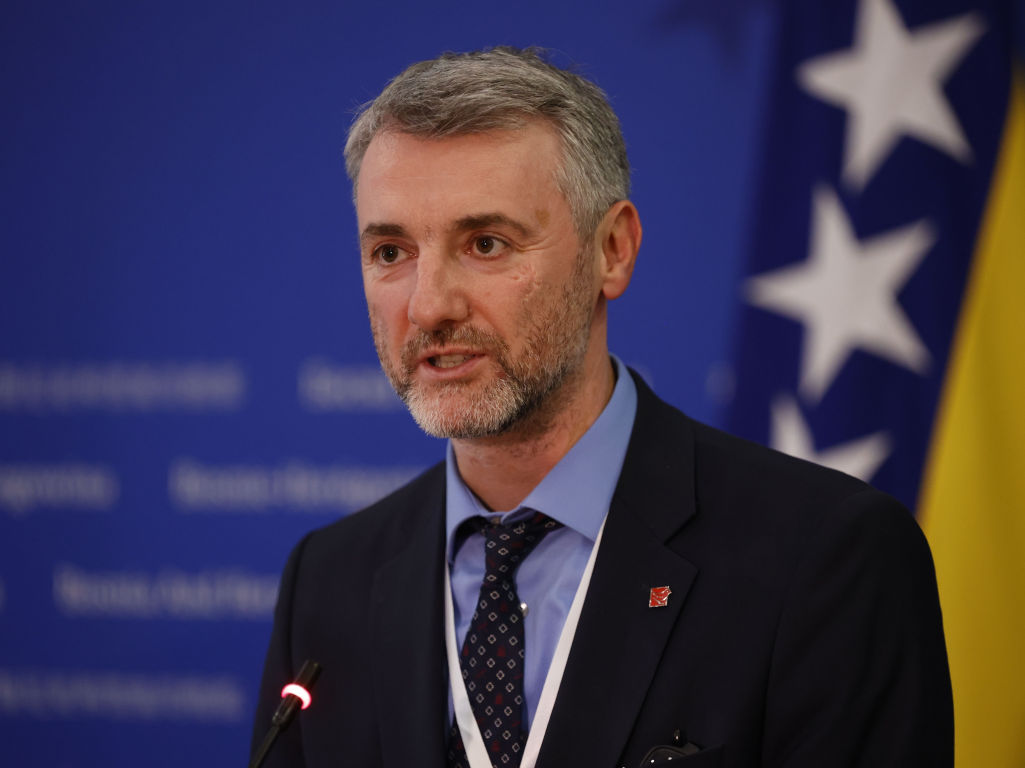 Forto: Državna koalicija funkcioniše, zbog Dodika ljudi pakuju kofere