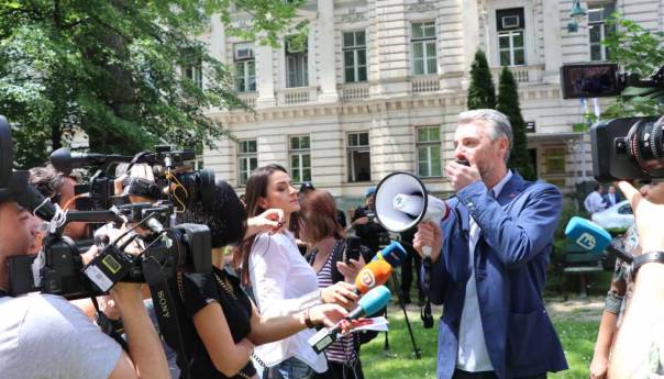 Forto i Nikolić sa studentima: Tražimo konkretne zahtjeve