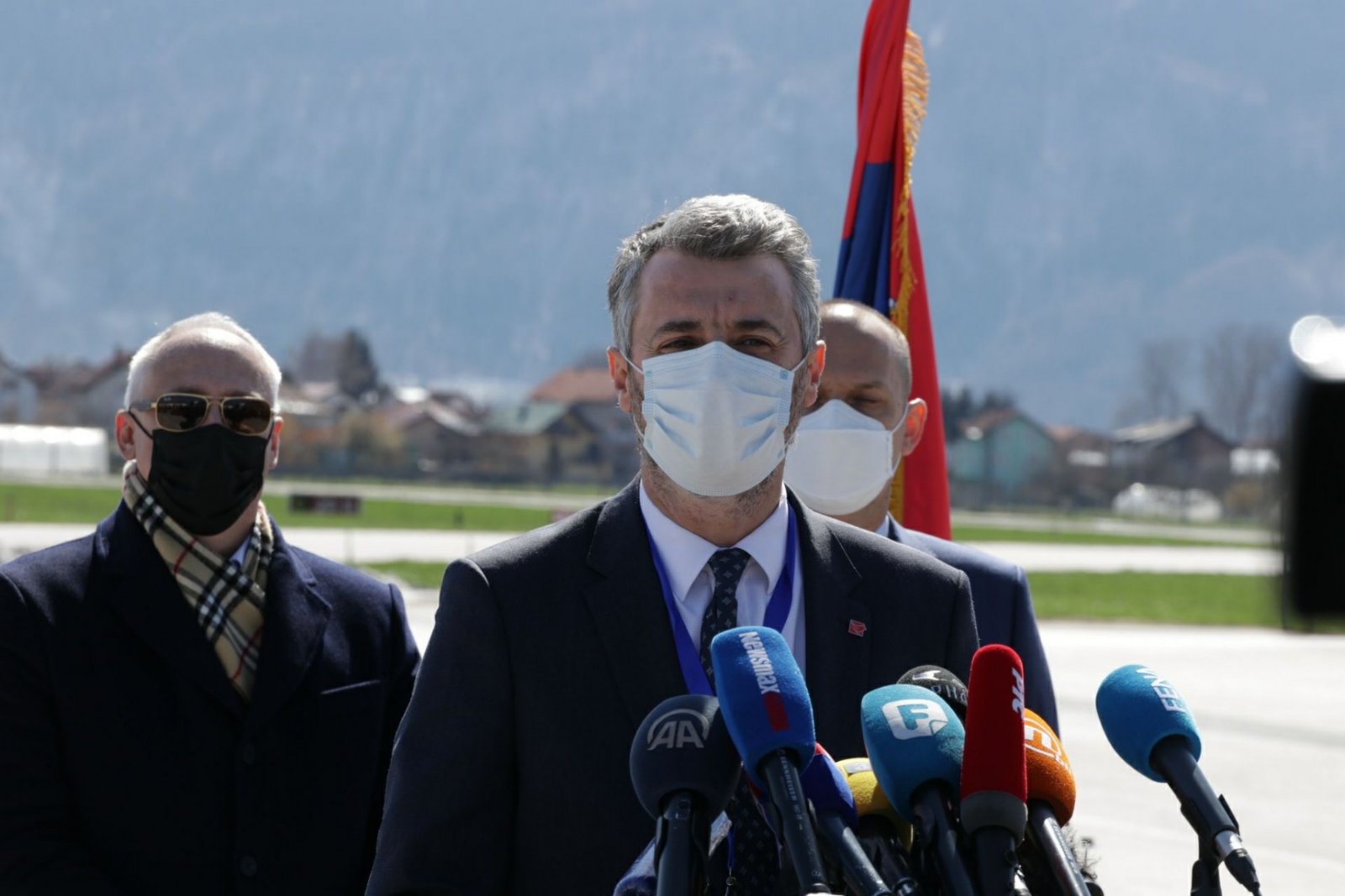 Forto i Vranić dočekali donaciju 10.000 vakcina iz Srbije
