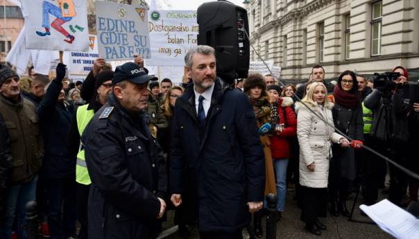 Forto: Nema novca za jednokratnu pomoć, pozvao sindikate na pregovore