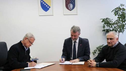 Forto potpisao kolektivne ugovore sa predstavnicima tri sindikata iz oblasti zdravstva