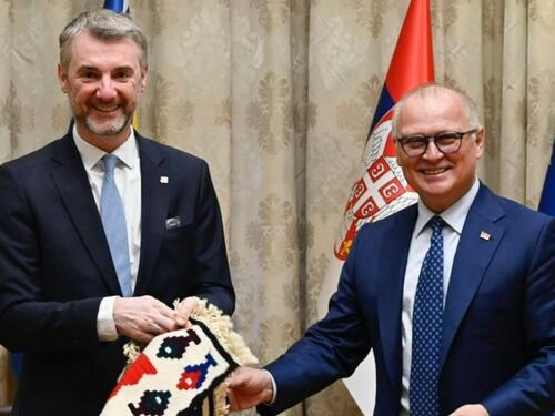 Forto sa Vesićem: Prioritet je pruga Beograd - Sarajevo