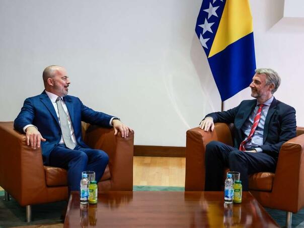 Forto se sastao sa Ginkelom