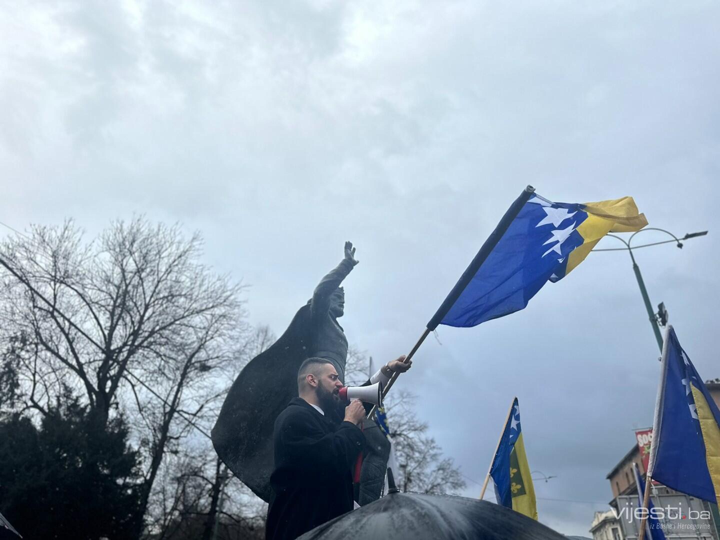 Foruma mladih Kruga 99: Posljednji je čas da se okrenemo bosanskohercegovačkim interesima