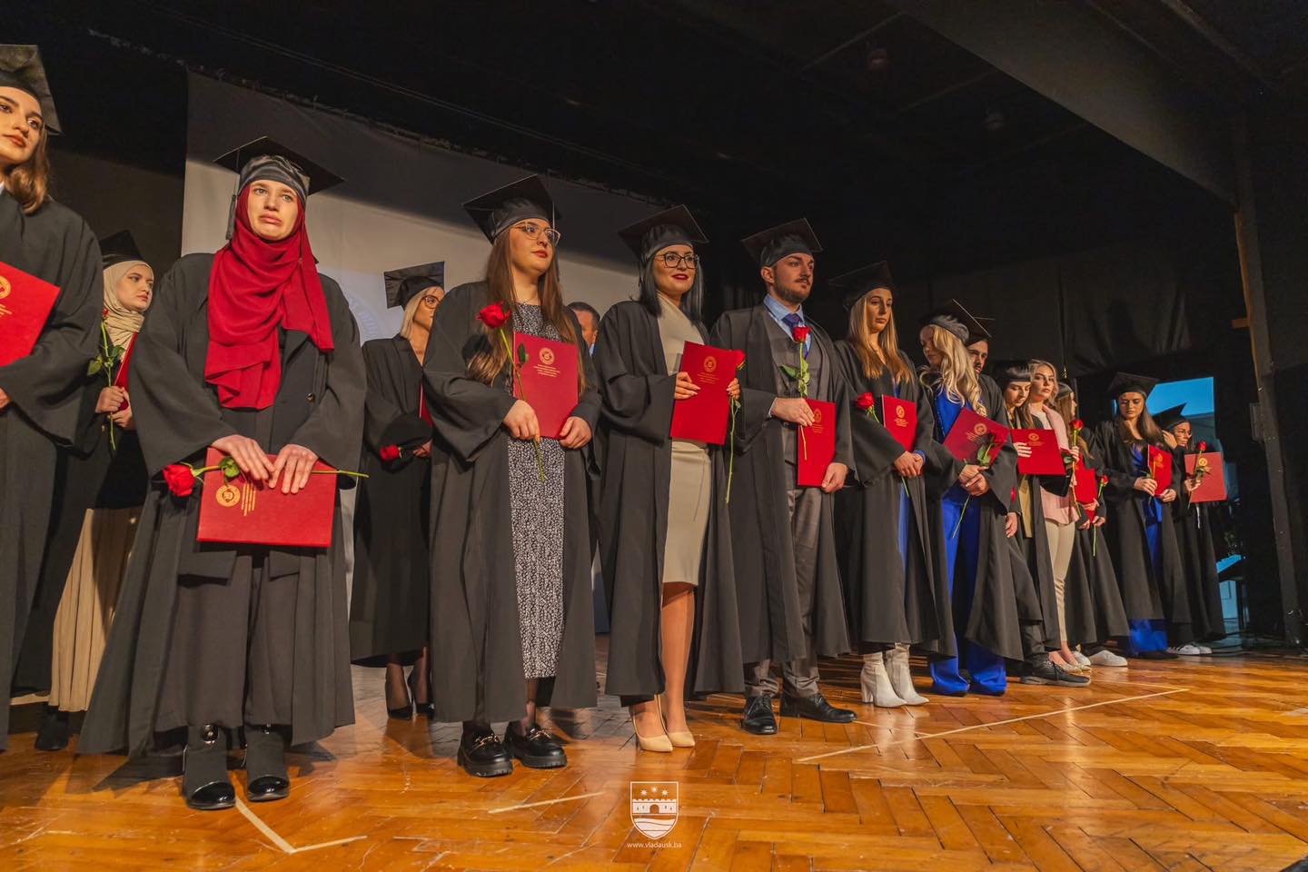 FOTO / Bihać slavi trud i uspjeh: Svečana promocija diplomanata i magistranata
