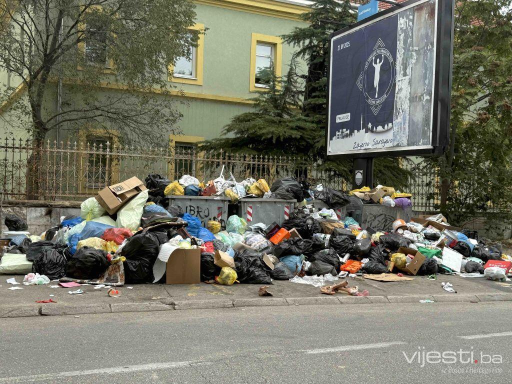 Foto: Deponija zatvorena, Mostar prekriven smećem