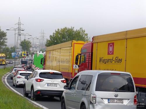 Foto / Video: Haos na Stupskoj petlji zbog blokada prevoznika