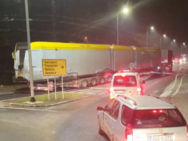 Foto: Još jedan novi tramvaj na putu za Sarajevo