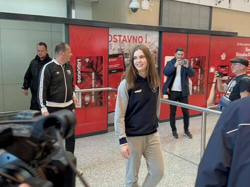FOTO / Lana Pudar stigla na aerodrom u Sarajevo