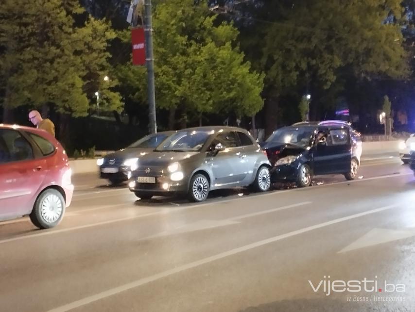 FOTO / Lančani sudar u centru Sarajeva
