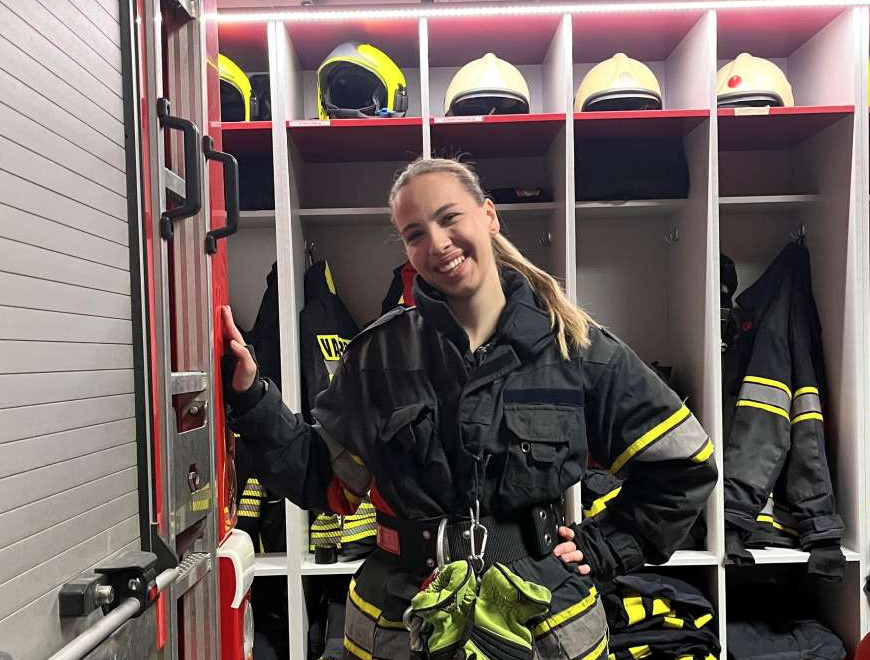 Foto: Lara je u vatrogasce ušla sa 15 godina, danas se bori s najvećim požarom u karijeri