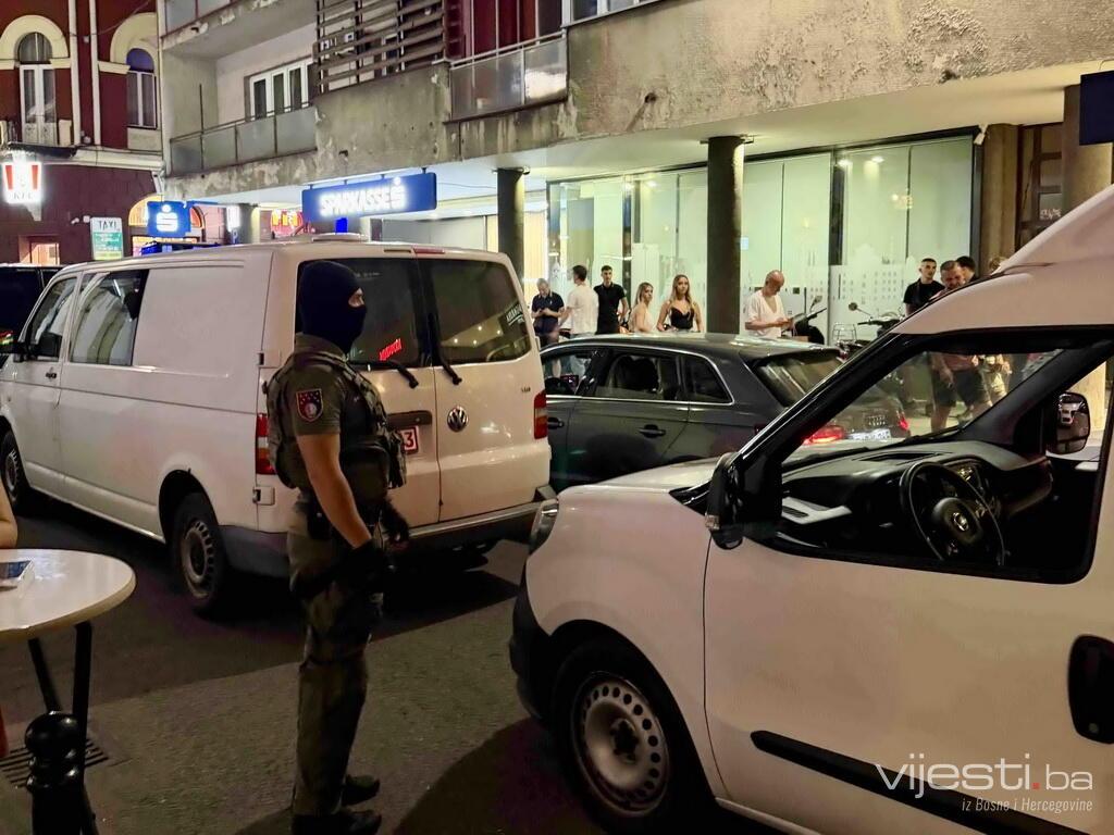 FOTO: MUP KS večeras "češlja" sarajevske kafiće