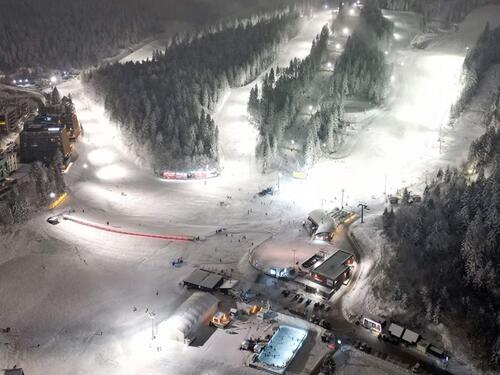 Foto: Na Bjelašnici noćno skijanje na tri staze