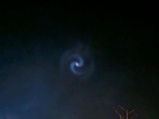 Foto: Na nebu iznad BiH se pojavila misteriozna plava svjetlost