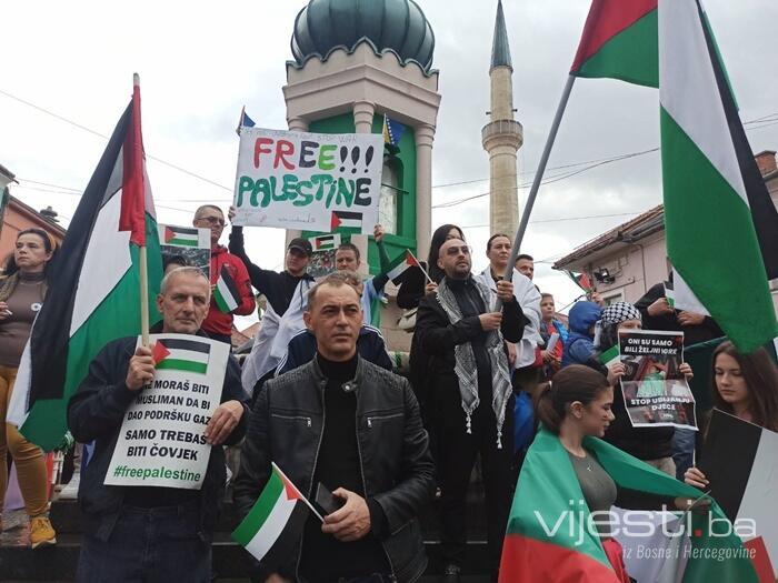 Foto: Oko hiljadu građana u Tuzli dalo podršku Palestini